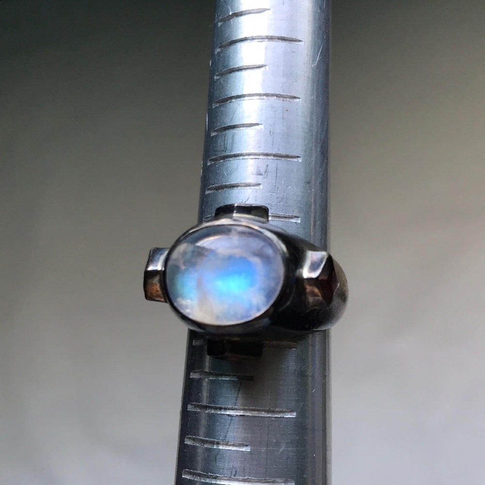 Vintage rainbow moonstone & garnet silver ring
